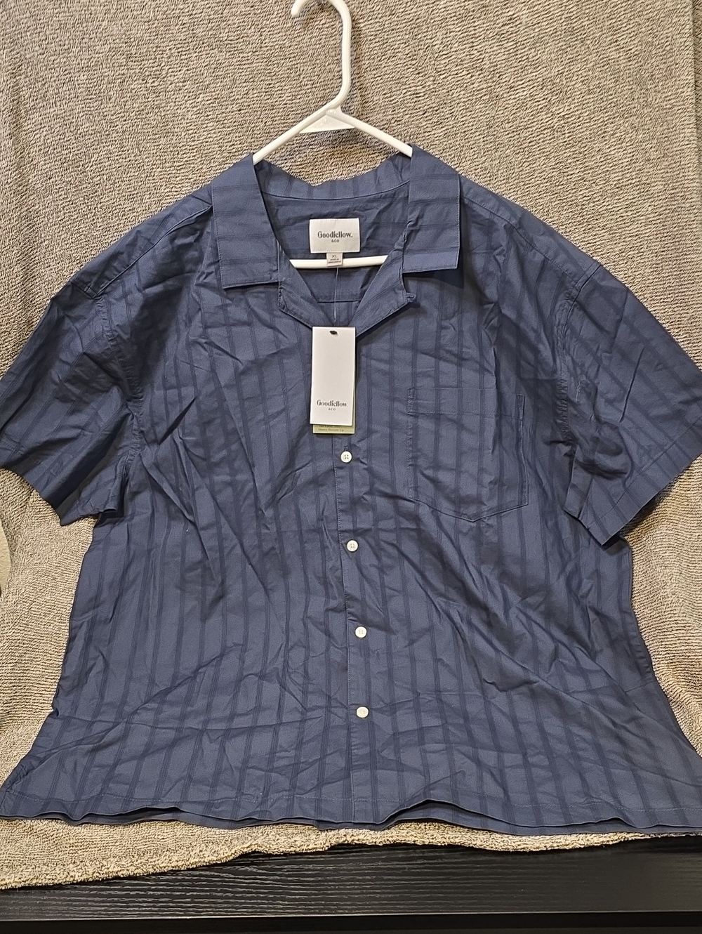 Goodfellow & Co Men’s Navy Short-Sleeve Button-Up Shirt